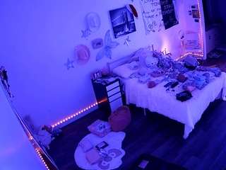 voyeurcam-lolavalentine23