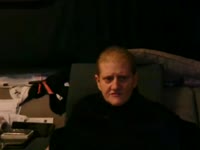 Ik ben een lieve maar ondeugende goedlachs , vriendelijk en speels