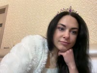 I love men and their potential, I appreciate sincerity and believe in happiness) | will be happy to chat in my space on all topics and without topics)