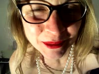 My name is Manon, and I just turned 40.
And since then, something has happened, like a turning point in my life.
I no longer see things the same way; I no longer accept what I