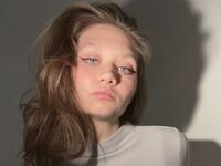 beautiful webcamgirl BrandiLiedberg