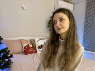 camslut topless CyrenaLuxe