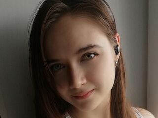 beautiful webcam girl EmilieMollo