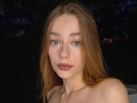 webcamgirl chat room EmilliaFox