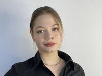 naughty camgirl masturbating with vibrator JanuaryBuswell