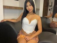 cam girl masturbating with dildo MadeleinSinclair
