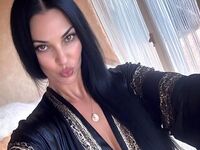 naked cam girl masturbating with vibrator MiaMontal