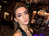 nude webcamgirl pic Minnie