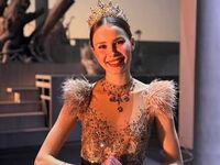 hot striptease web cam NylaPitarresi