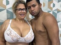 live webcam girl giving blowjob AmandaAndMatheo