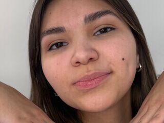 naked webcam girl fingering AdriaKunstlinger