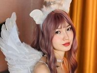 camslut spreading pussy AkikoSato