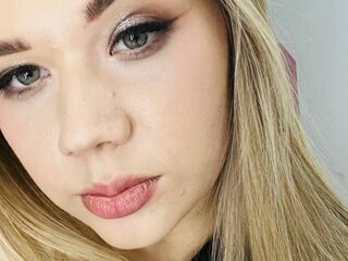 naked cam chatroom AminaDigges