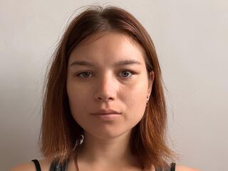 nude camgirl picture AndreThreat