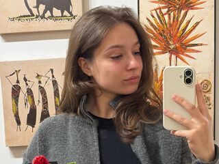 camwhore fingering shaved pussy AnnaMariardi
