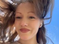 fingering cam slut AnnikaRodrigez
