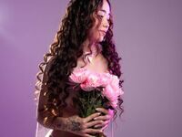 camgirl masturbating with vibrator BellaClaire