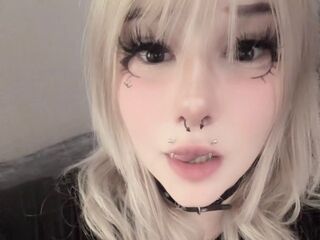 naked camgirl masturbating BillyeRom