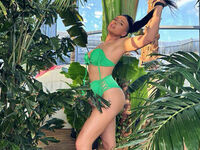 webcam strip tease show BritneyZeen