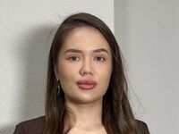 cam girl playing with dildo CammieLosecco