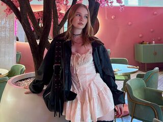 camgirl spreading pussy CandiFerretti