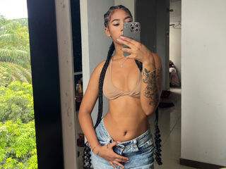 closeup webcam CarolineCartson