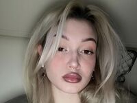 camgirl fingering shaved pussy CaseyHemmerling