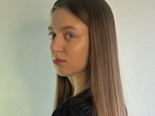 camgirl playing with dildo ChanellGawrys