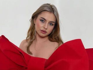 cam girl playing with sextoy ChloeHollyberry