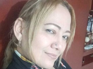 cam girl masturbating with vibrator ClausRous