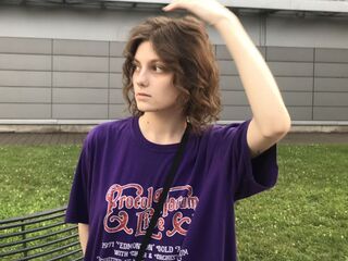 naked girl with live cam fingering CorinneKeidong