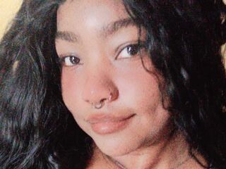 camslut showing tits DannaBurning