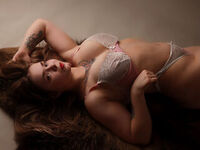 naked camgirl photo ElisKendall