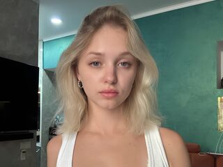 hot camslut EveMorrison