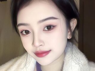 topless webcamgirl HedyIvy