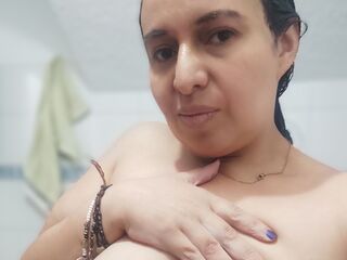 free web cam IbannaBely