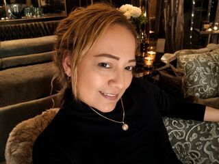sexy webcamgirl picture IrishFaster