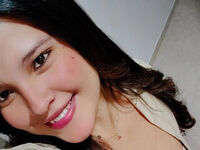 live webcam performer IsabellaLees