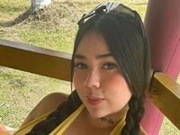camwhore fingering shaved pussy IvvoneWilson