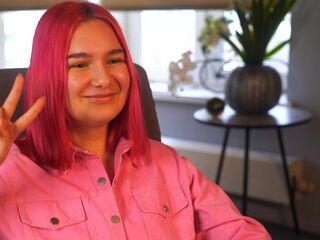 naughty camgirl photo JameYerian