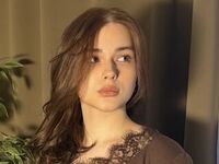 webcamgirl chatroom JamesLangel