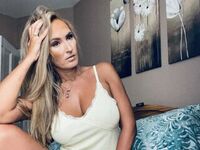 cam girl masturbating with vibrator KerryBanks