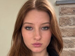 webcam girl LaraVey