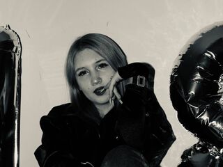 hot cam girl masturbating with dildo LatishaWolfenden