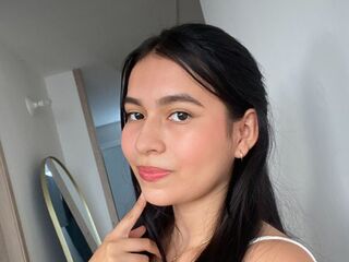 camslut spreading pussy LilaDreams