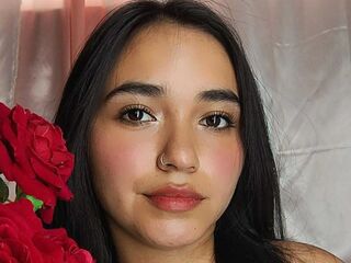 camgirl fingering pussy LilithRoxe