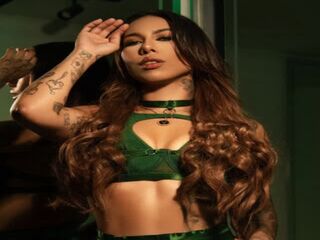 webcam babe LilyHarpers