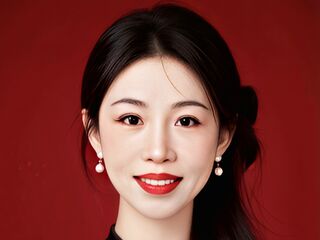 cam girl playing with vibrator LilyWise