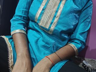 naked webcam girl fingering LishaLiya