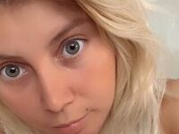camgirl masturbating LittleSary